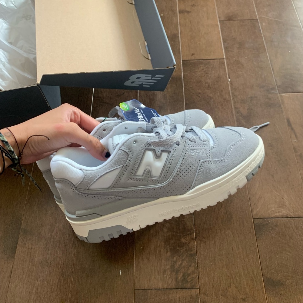 New Balance 550s, women’s 5.5 or men’s 4 - Picture 2 of 3